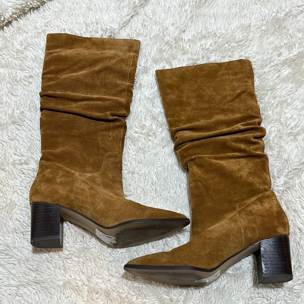 Sak fifth Avenue suede boots size 8.5